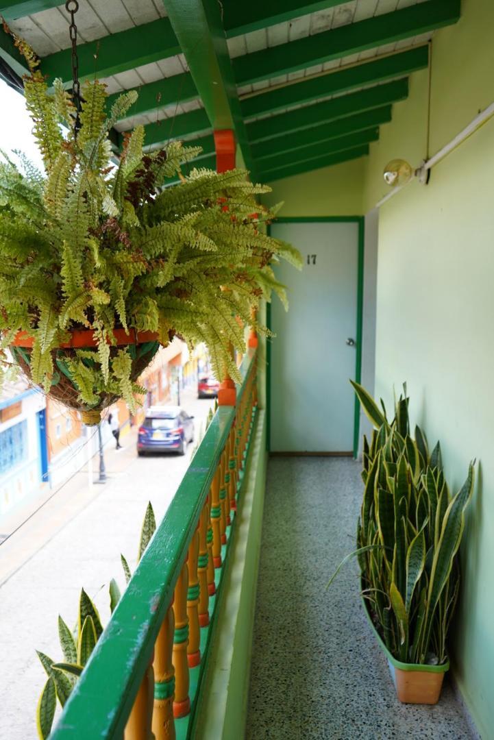 Hotel Casa Verde Guatape Exterior photo